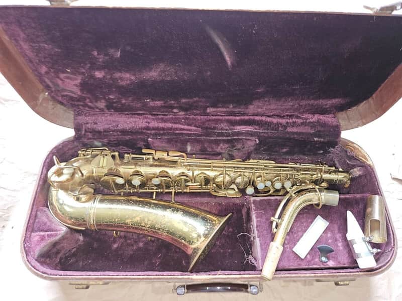 Pan America alto saxophone in case. USA. Vintage. Brass. Very good condition image 1