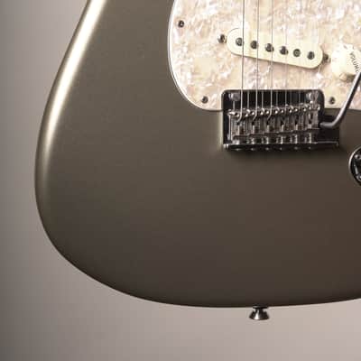 Fender (2018) American Professional Stratocaster Limited Edition Electric Guitar w/ Solid Rosewood Neck - Champagne, incl. OHSC image 10