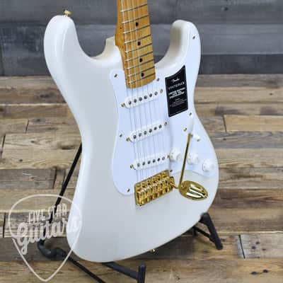 Mint Fender Limited Edition Vintera III Late 50s Stratocaster - Maple Fingerboard- White Blonde with Bag image 9