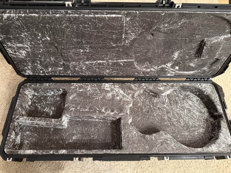 SKB 3i-4214-56 Injection Molded Les Paul Guitar Flight Case with TSA Latches & Wheels image 1