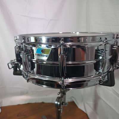Ludwig No. 410 Super-Sensitive 5x14" 10-Lug Aluminum Snare Drum with Pointed Blue/Olive Badge 1969 - 1979 - Chrome-Plated image 4