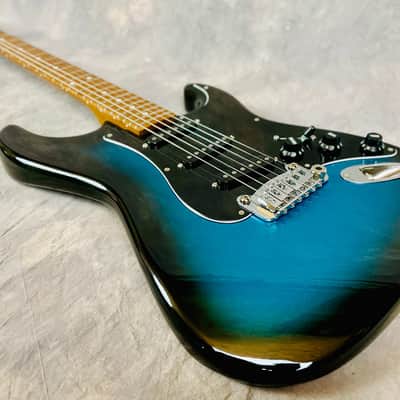 G&L Custom Shop Legacy 2023 - Lake Placid Blue Burst image 15