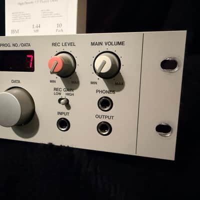 AKAI S01 Vintage Rackmount Sampler + Tendak USB Floppy Drive + New Sony 1.44MB Floppy Disks – Fully Working Classic! image 6