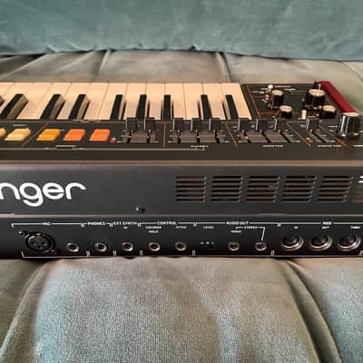 Behringer Vocoder VC340 2019 - Present - Black image 9