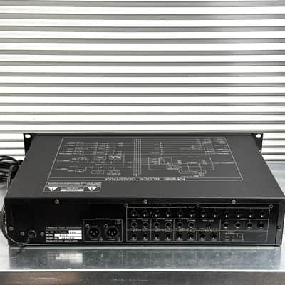 Roland M-12E 12-Channel Line Mixer image 4