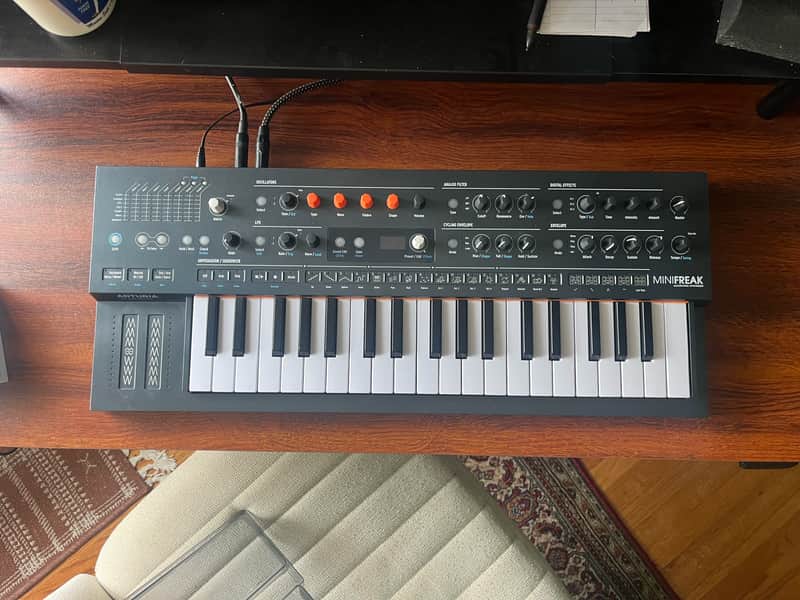 Arturia MiniFreak 37-Key 6-Voice Polyphonic Hybrid Synthesizer 2022 - Present - Black image 1