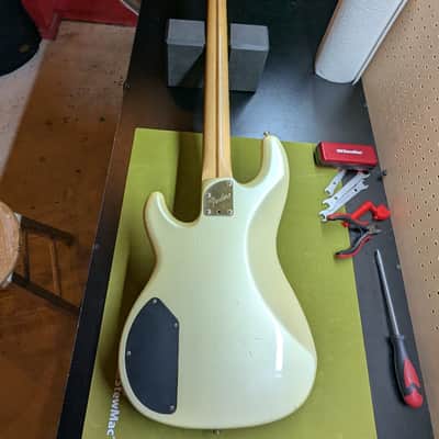 1989 - 1995 Fender Contemporary Precision Bass Lyte MIJ - Frost White image 5