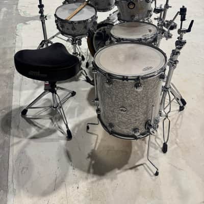 DW  Collector’s Series - White perl image 10