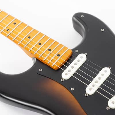 Squier 40th Anniversary Vintage Edition Stratocaster 2022 Satin Wide 2-Colour Sunburst image 12