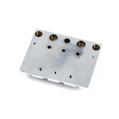Fender HiMass 4-String Bridge with Brass Saddles, Chrome image 3