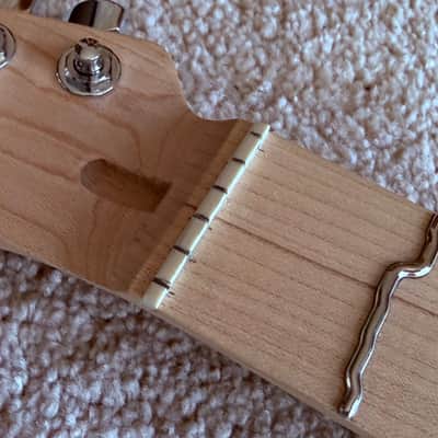True Temperament Reverse T-Neck 2025 - Maple image 5