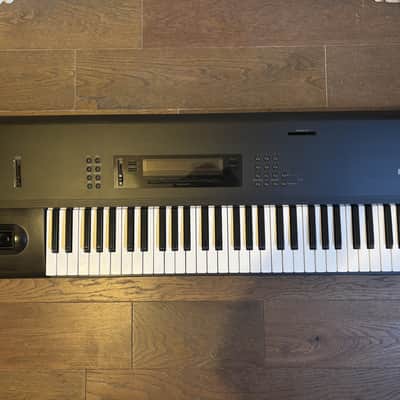 Korg M1 61-Key Synth Music Workstation 1990s - Black