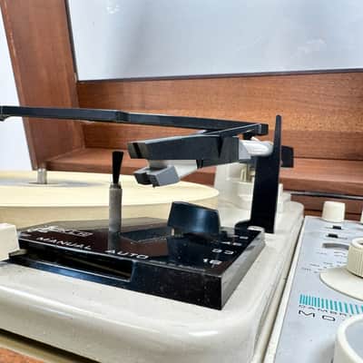 KLH Model Twenty Stereo Turntable Receiver image 8