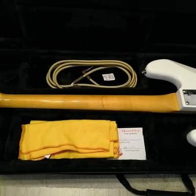 Squier Classic Vibe '60s Precision Bass FSR 2010 limited edition New old stock image 4