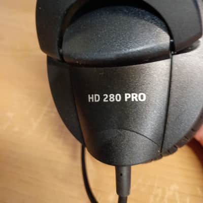 Sennheiser HD 280 Pro Over Ear Headphones V2 2010s - Black image 1