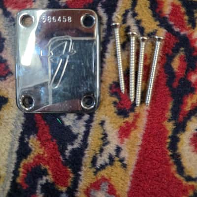 Fender Mustang Bass Neck Plate w/ Screws Rubber Cover 1975 image 1