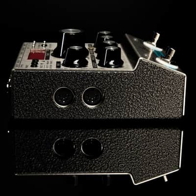 Suhr Dark Discovery Analog Delay Pedal image 4