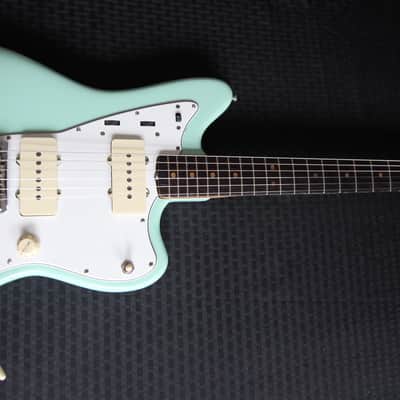 Early 1964 Pre-CBS Fender Jazzmaster — Surf Green, Clay Dots — Gruhn-Appraised image 2