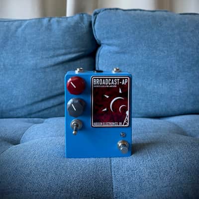 Hudson Electronics Broadcast-AP Ariel Posen Signature 2020 - Blue image 1