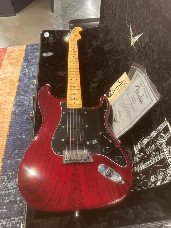 Fender Custom Shop Custom Classic Stratocaster – 2007 – Crimson Transparent Ash – Lace Sensor Pickups – OHSC & COA image 1