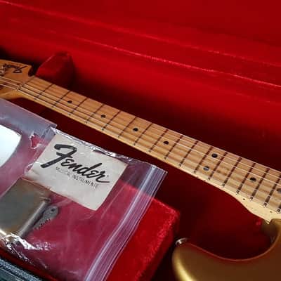 Fender Gold/Gold Stratocaster 1981 - 1983 image 3