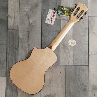 Kala KA-ASFM-C-C All Solid 'Flamed Maple' Electro Cutaway Concert Ukulele, Satin image 2