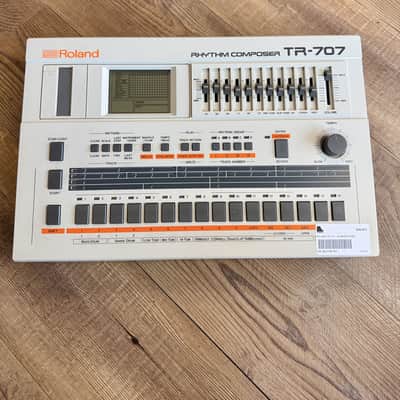 Roland TR-707