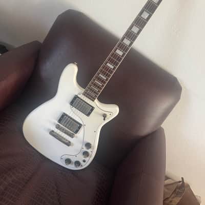 1960's reissue Epiphone Limited Custom Shop Wilshire in Vintage alpine white image 2