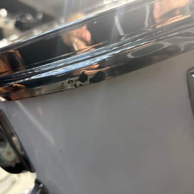 Ludwig Late 1970s Classic Maple Drum Set 22", 16", 13", 12", 10", White Cortex image 8