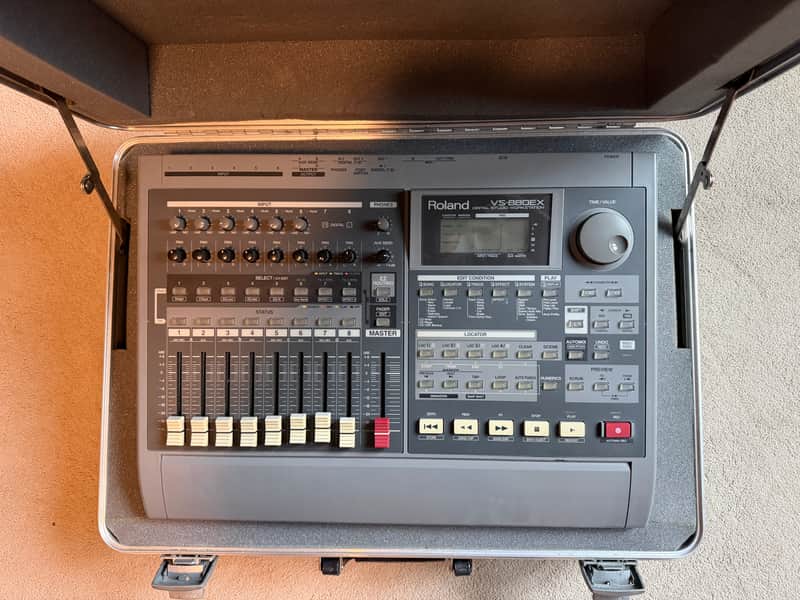 Roland VS-880EX Digital Studio Workstation 1998 - 2000 - Gray WITH HARD SHELL CASE image 1