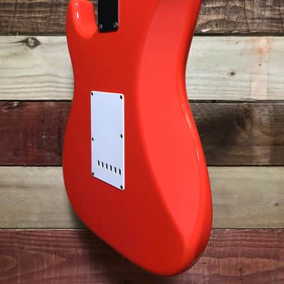 Squier Hank Marvin Stratocaster Fiesta Red 1990 With Tweed case image 3