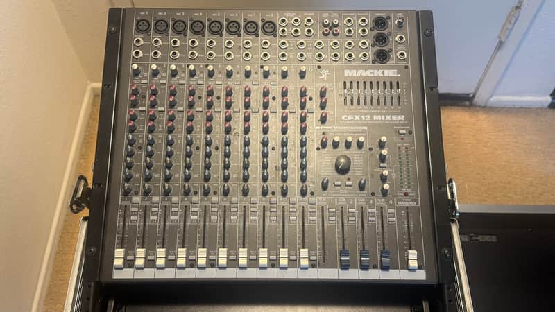 Mackie CFX12 MKII 12-Channel Compact Integrated Live Sound