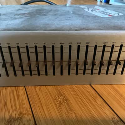 Urei Equalizer 537 27 bandes image 3