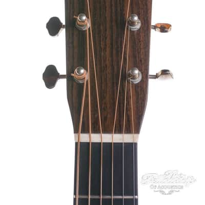 Martin HD28V 2004 image 2