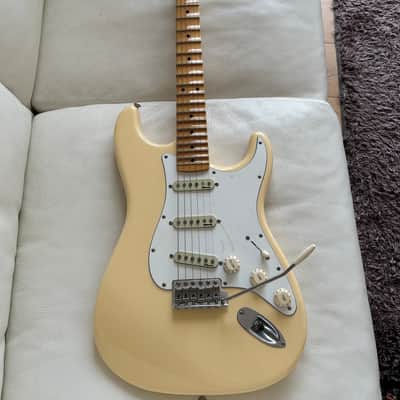 2009 Fender Yngwie Malmsteen USA Signature Stratocaster – Mint Condition – Vintage White – Maple image 8