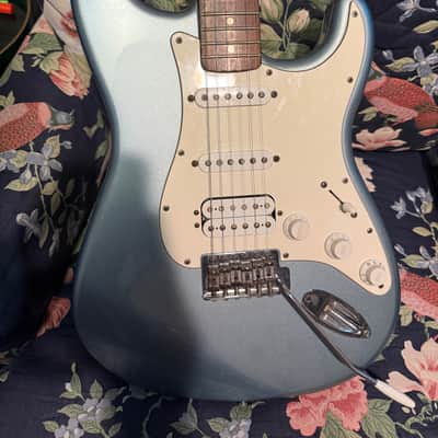 Fender Standard HSS Stratocaster with Maple Fretboard 2001 - 2005 - Blue Agave image 2