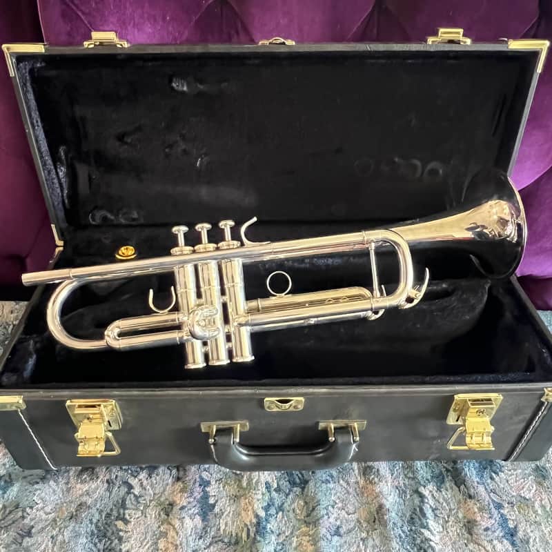 Yamaha Custom YTR-8335LA Silver 1st Generation Professional Trumpet image 1