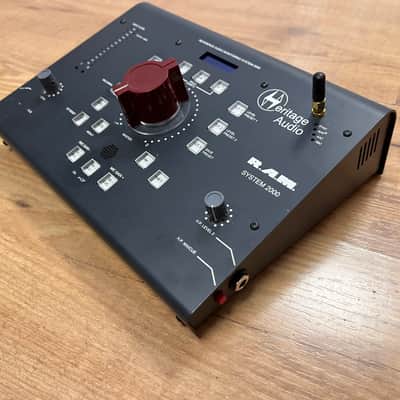 Heritage Audio RAM System 2000 Desktop Monitor Controller with Bluetooth 2017 - 2019 - Blue imagen 1