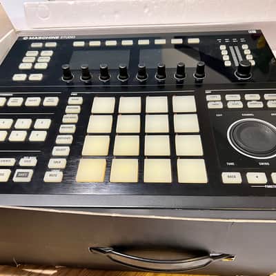Native Instruments Maschine Studio 2010s Black image 3