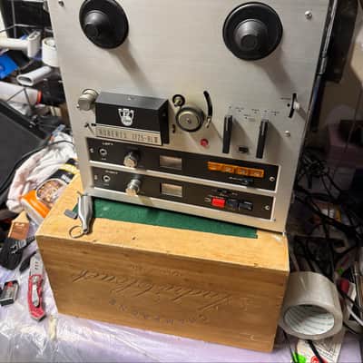 Roberts 1725-8L III Reel to Reel Tape Recorder For Parts Repair image 1