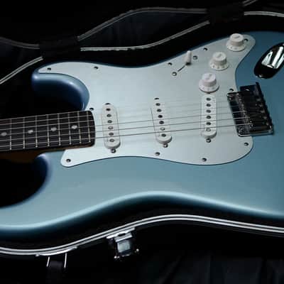 Fender FSR AMERICAN DELUXE STRATOCASTER SSS 2012 - Ice Blue Metallic image 6