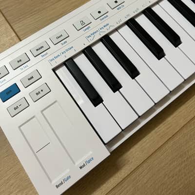 Arturia KeyStep mk2 32-Key MIDI Controller 2026 - Present - White image 2