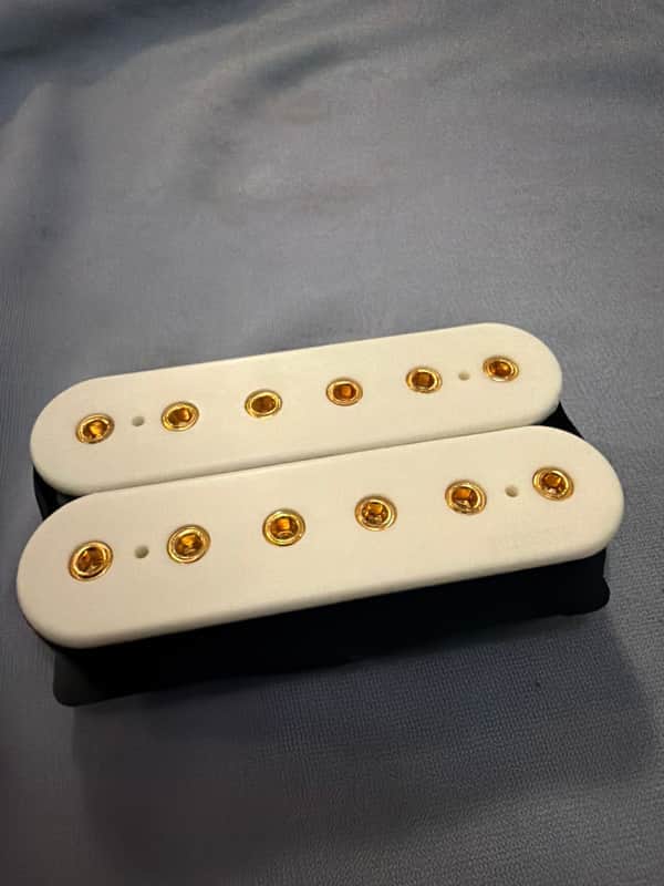 DiMarzio  V2 2000 - White with gold poles image 1