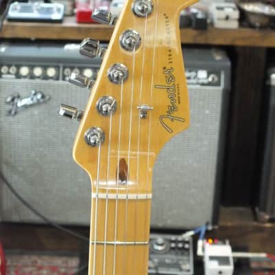 2015 Fender American Standard Stratocaster HSS Shawbucker with Maple Fretboard 3-Color Sunburst image 5