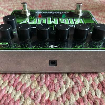 Electro-Harmonix Deluxe Bass Big Muff Pi Distortion / Sustainer 2012 - Present - Black / Green image 4