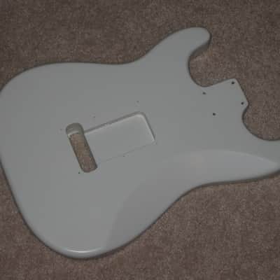 Fender MIM Strat body image 5