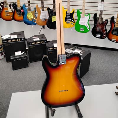 Squier Affinity Telecaster 3 Tone Sunburst image 2