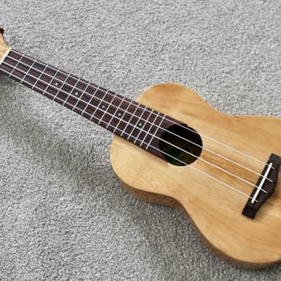 Big Island Ukulele Co. Solid Golden Koa Soprano KT-SPS W/ Carrying Case image 2