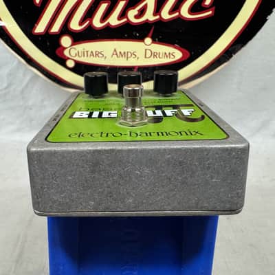 Electro-Harmonix Bass Big Muff Pi π Bass Fuzz Distortion Pedal image 3