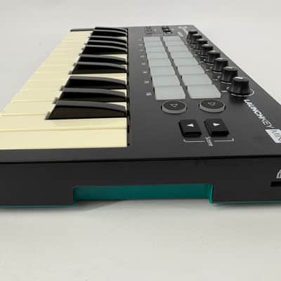 Novation LAUNCHKEY MINI KEYBOARD CONTROLLER image 2